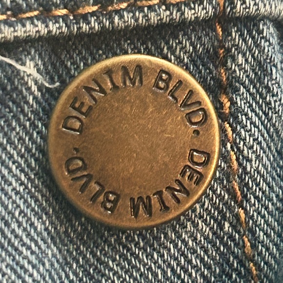 MAMA Jean Jacket - Picture 7 of 7